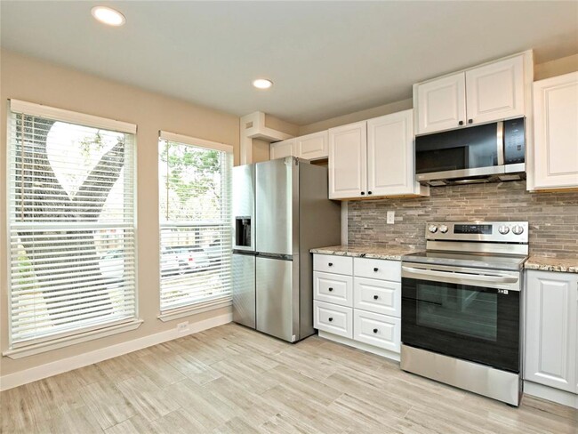 Building Photo - 44 Casa Verde St