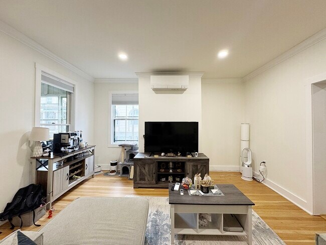 Building Photo - 77 Princeton St