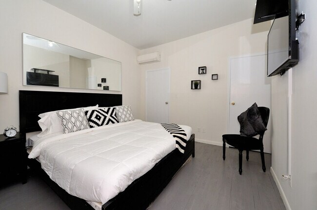 Building Photo - 478 9th Ave