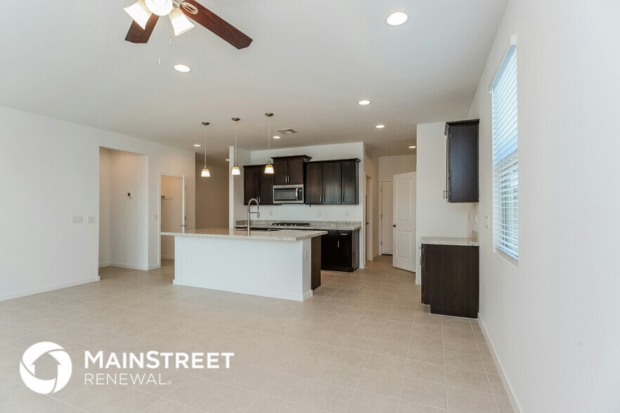 Building Photo - 4426 Greenleaf Dr