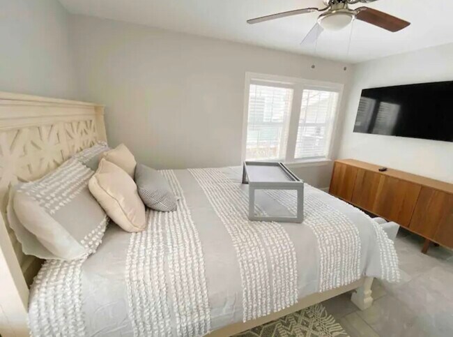 Building Photo - 4312 Avenue O 1/2