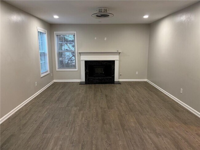 Building Photo - 1105 Trumpet Vine Ct SE