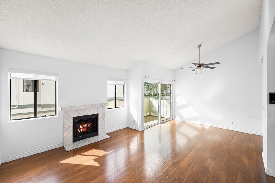 Building Photo - 10475 Newhome Ave