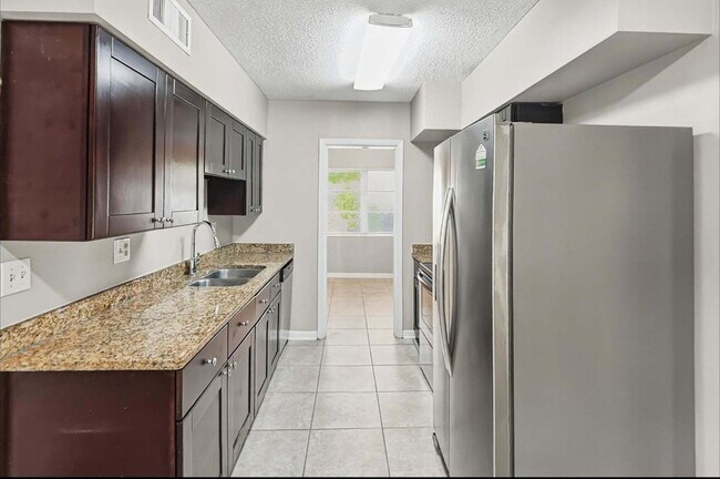 Building Photo - 12160 Croft Dr N
