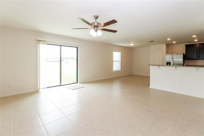 Building Photo - 2215 Caspian Dr