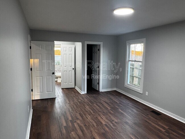 Building Photo - 813 Greyson Rd