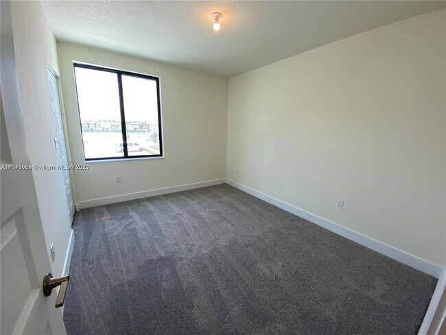 Building Photo - 8363 NW 41st St