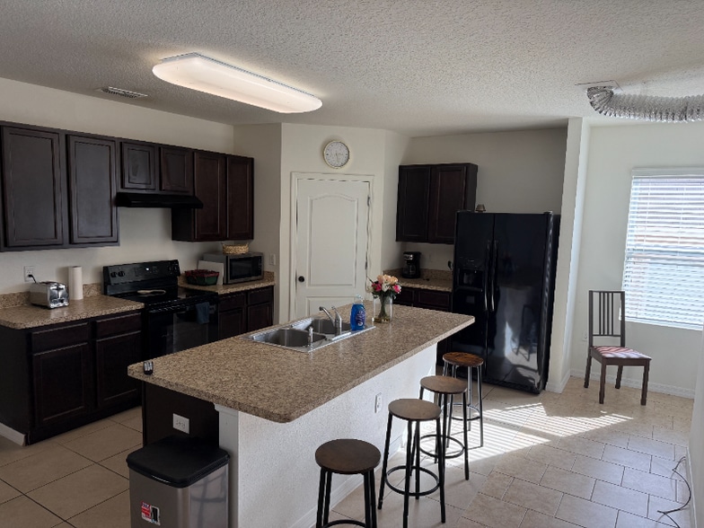 Building Photo - 175 Bella Dr