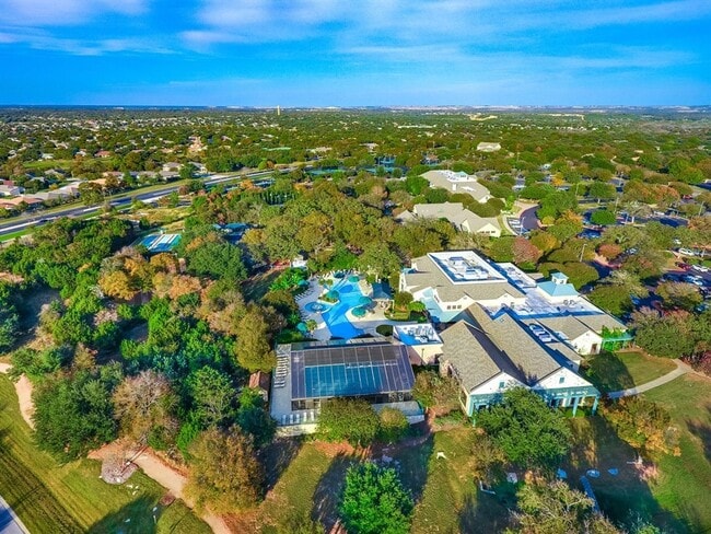 Building Photo - 305 Barrington Farm Ct