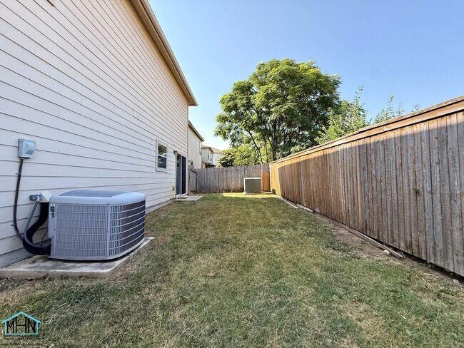 Building Photo - 13523 Royal Well