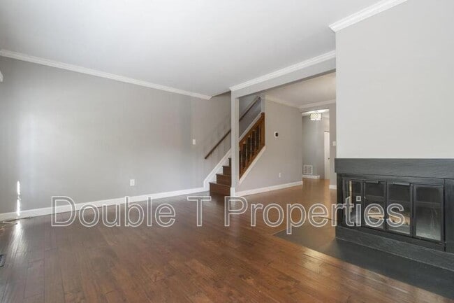Building Photo - 922 South Paca St