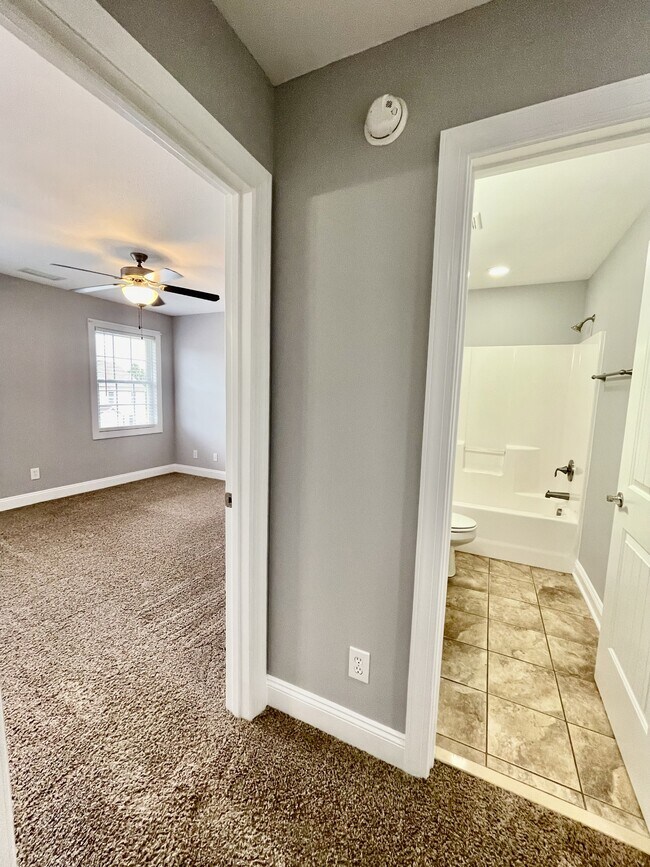 Building Photo - 518 Capstone Dr