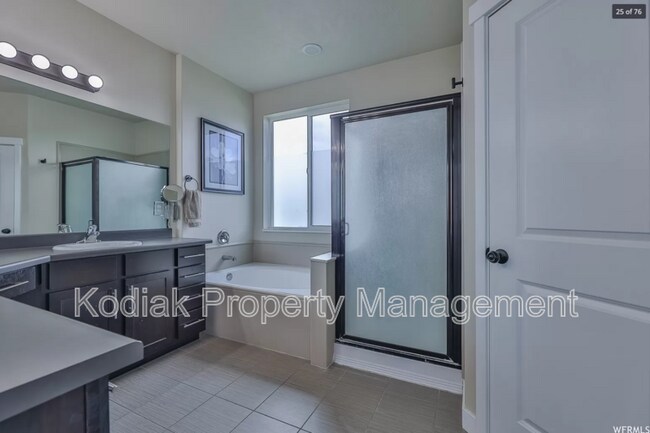 Building Photo - 1463 Kentucky Derby Way