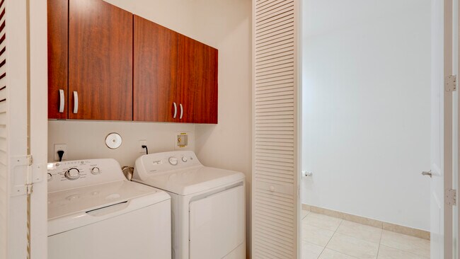 Building Photo - 3055 NW 126th Ave