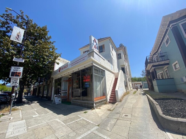 Building Photo - 2811-2815 Telegraph Ave