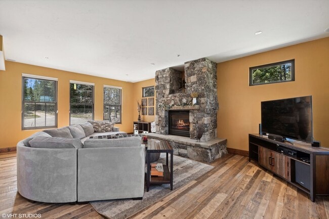 Building Photo - Charming 4 bedroom Home in Whitefish on 3 Acres