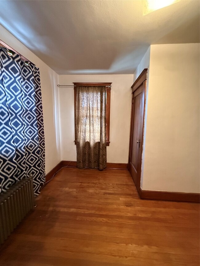 Building Photo - 198 Chapin St