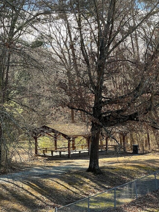 Building Photo - Duke View Apartments