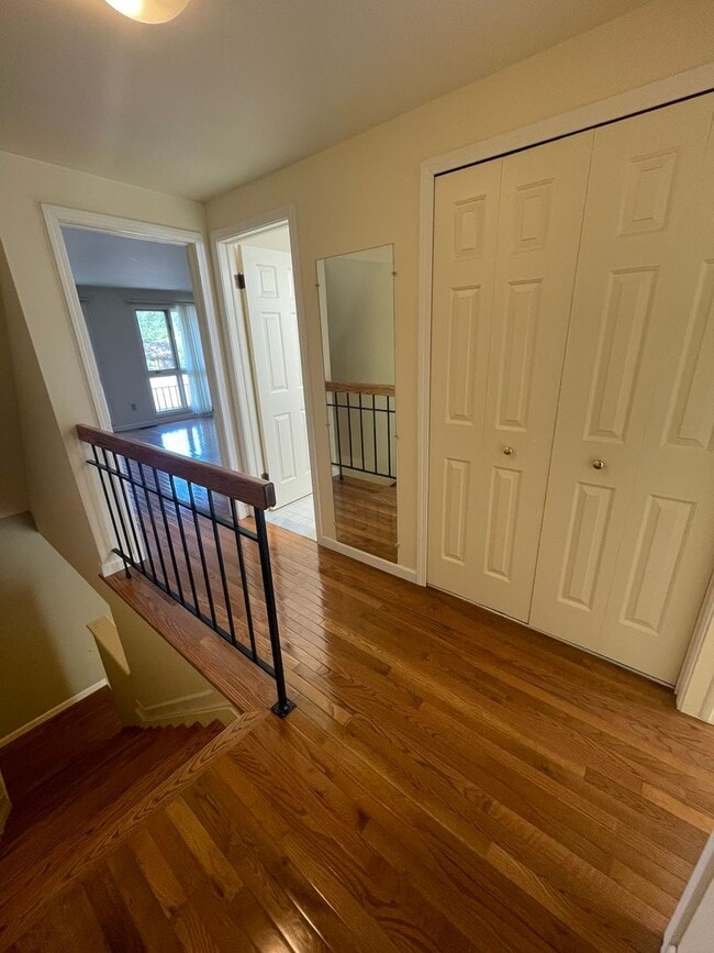 Building Photo - Updated End-Unit Condo in Earhart Village – Prime Location!