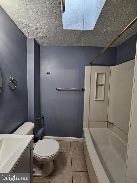 Building Photo - 3238 Westmont Ave