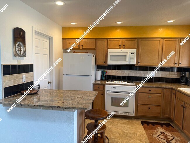 Building Photo - 65 Pheasant Hill Dr NE