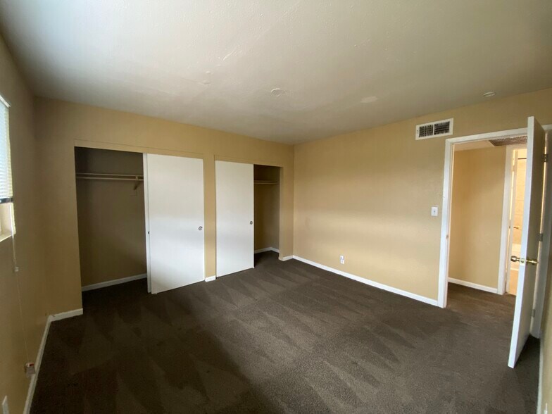 Building Photo - 2812 Marlin Ave