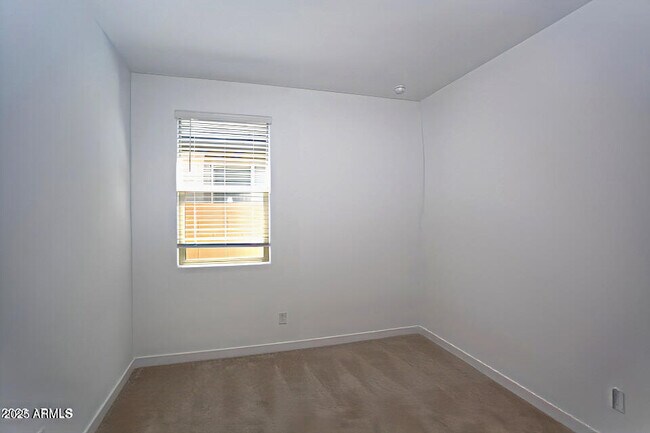 Building Photo - 2558 W Pecan Rd