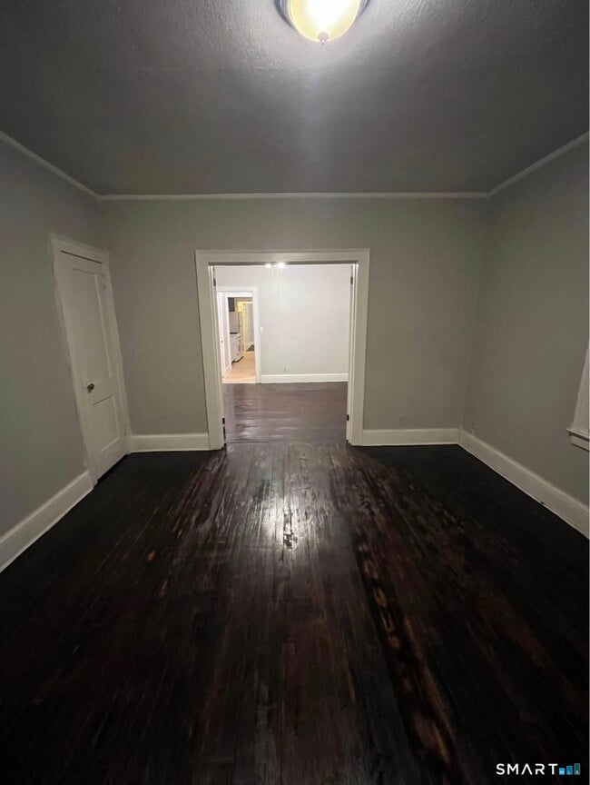 Building Photo - 1905 Broad St