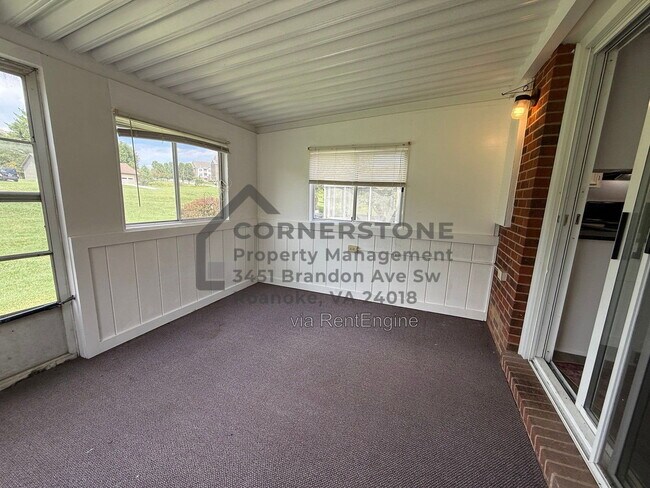 Building Photo - 1103 Lakeview Pl