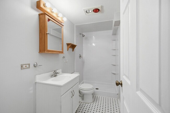 Building Photo - 512 Normandy Ln