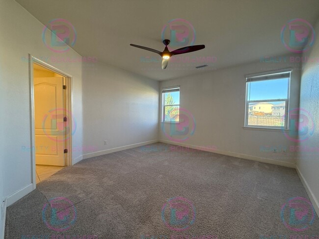 Building Photo - Gorgeous Newer 3 Bedroom Home! Located off...