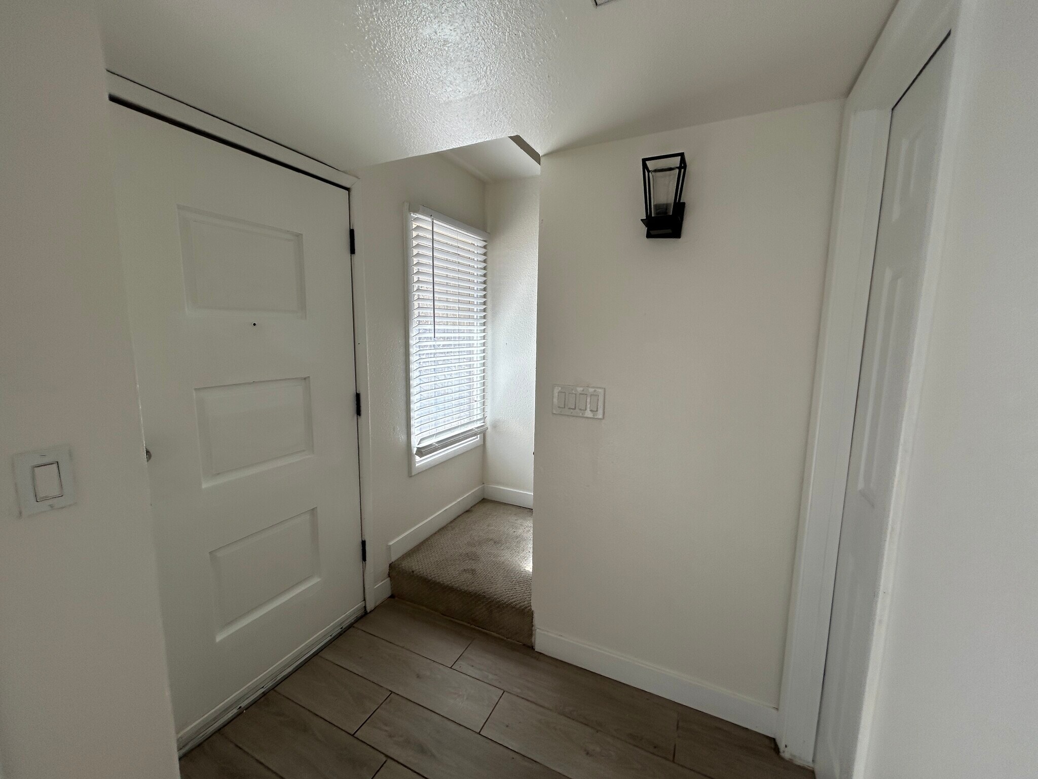 Building Photo - 2698 N 43rd Ave