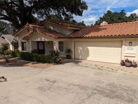 Building Photo - Beautiful 3 bedroom, 2 bath in San Diego C...