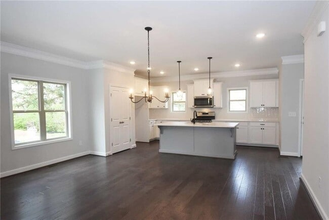 Building Photo - 2861 Boone Dr