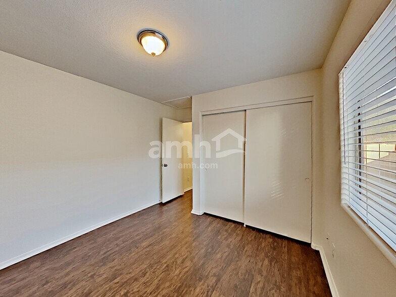 Building Photo - 13984 N 134th Dr
