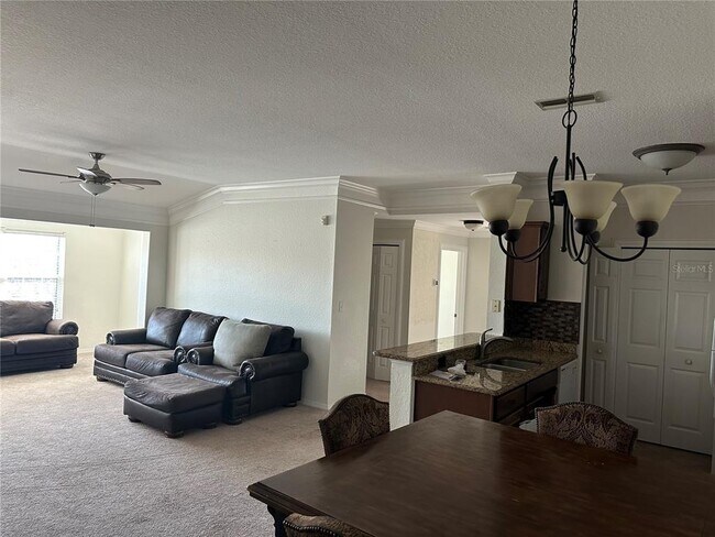 Building Photo - 5463 Vineland Rd