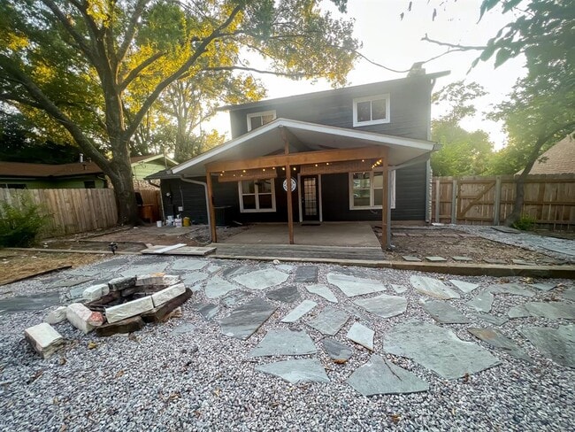 Building Photo - 8519 Shenandoah Dr