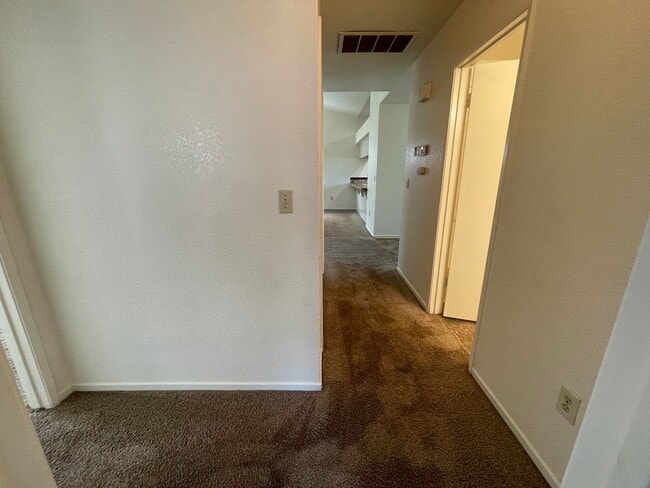 Building Photo - 441 N McClure Rd