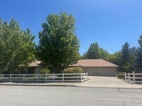 Building Photo - Spacious 3 Bed + Office | 3 Bath | 3-Car G...