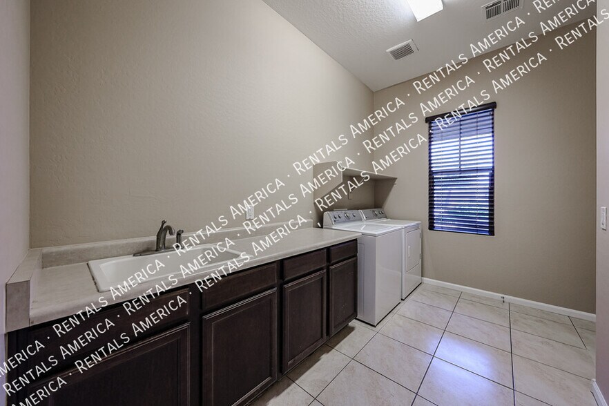 Building Photo - 20856 E Arroyo Verde Dr
