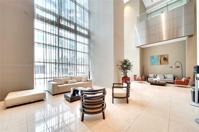 Building Photo - 300 S Biscayne Blvd