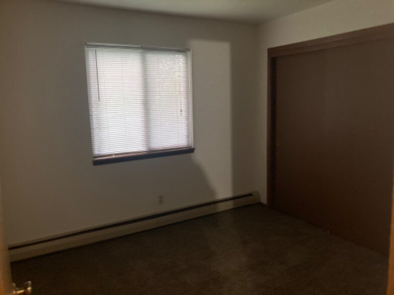 Building Photo - 10628 W Bobolink Ave