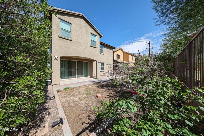 Building Photo - 3813 E Branham Ln