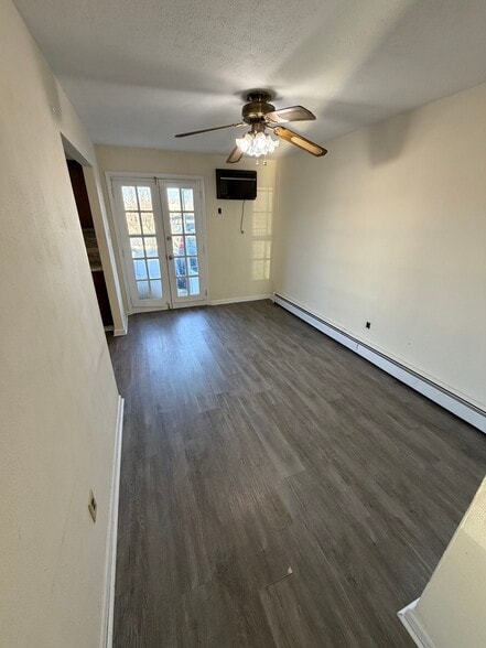 Building Photo - 16 Cherry St