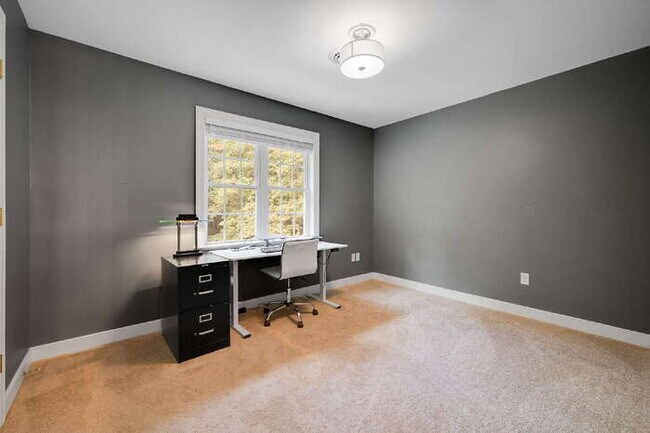 Building Photo - 4 Bedroom Home on 3.65 Acres in Moseley – Available September 22nd – $3,500/mo