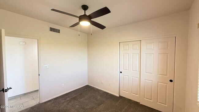 Building Photo - 4440 W Mountain Side Dr