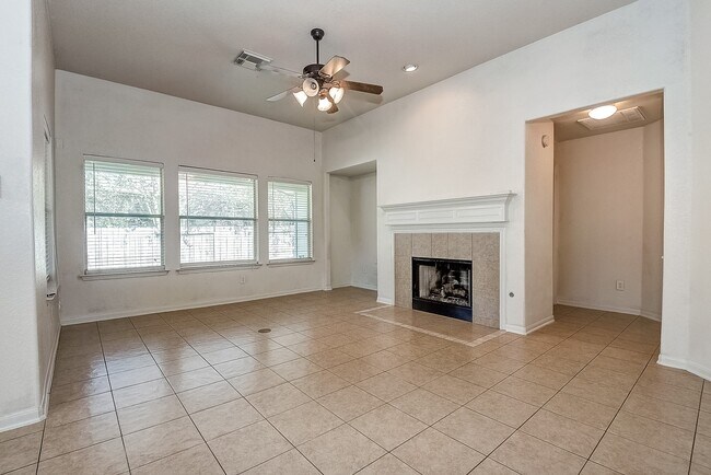 Primary Photo - 30 Hermit Thrush Pl