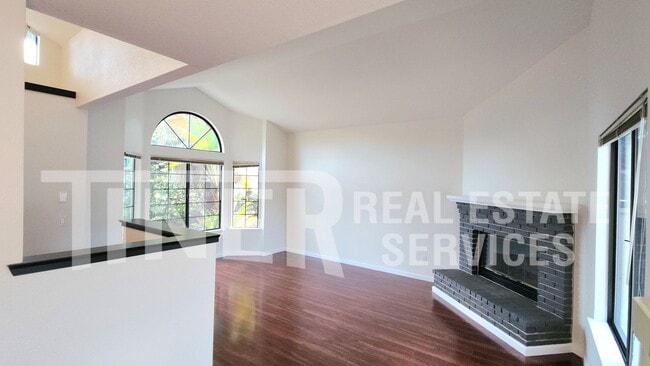 Building Photo - 413 Unity Ct