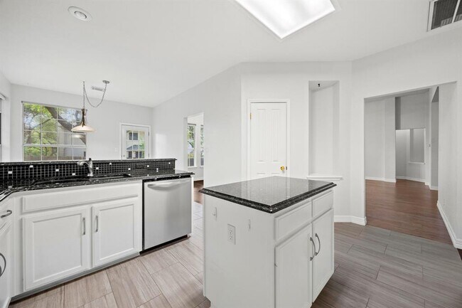 Building Photo - 13305 Chasewood Cove