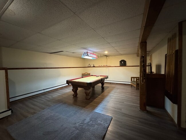 Building Photo - Large 4 bedroom 4 bath 2 Car Garage in mid...